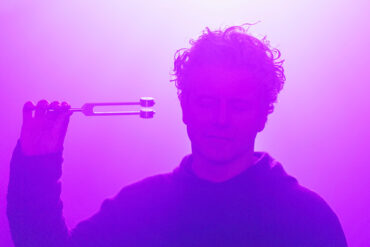 Chris Levine: Maîtriser la Lumière, le Son et les Fréquences du Divin