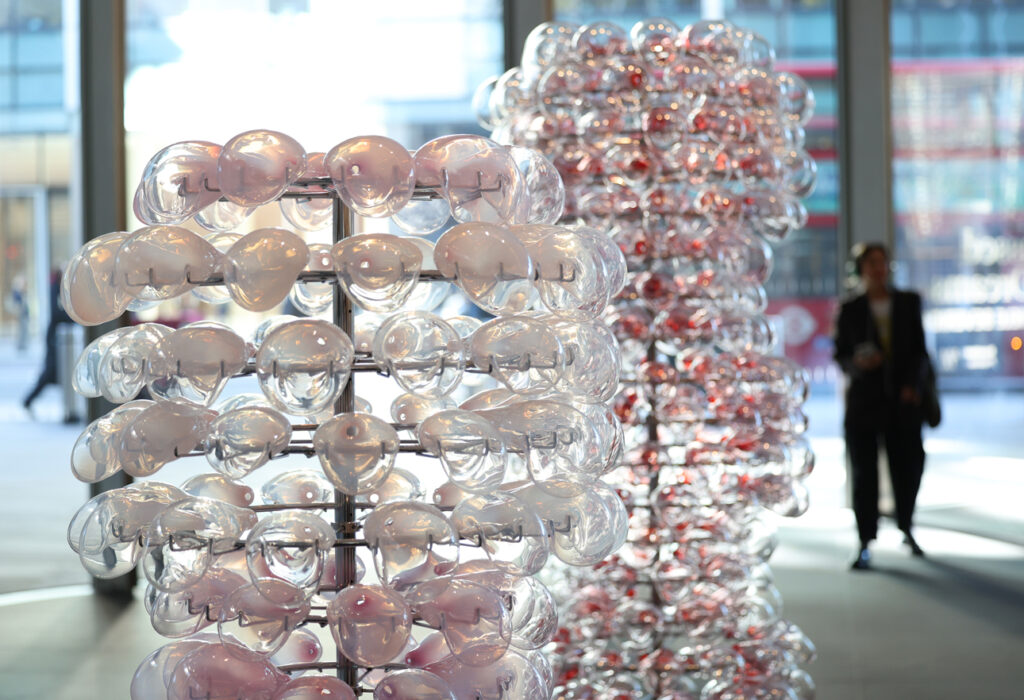 Une Vision en Verre : Célébrer les Femmes dans les Arts à 100 Bishopsgate